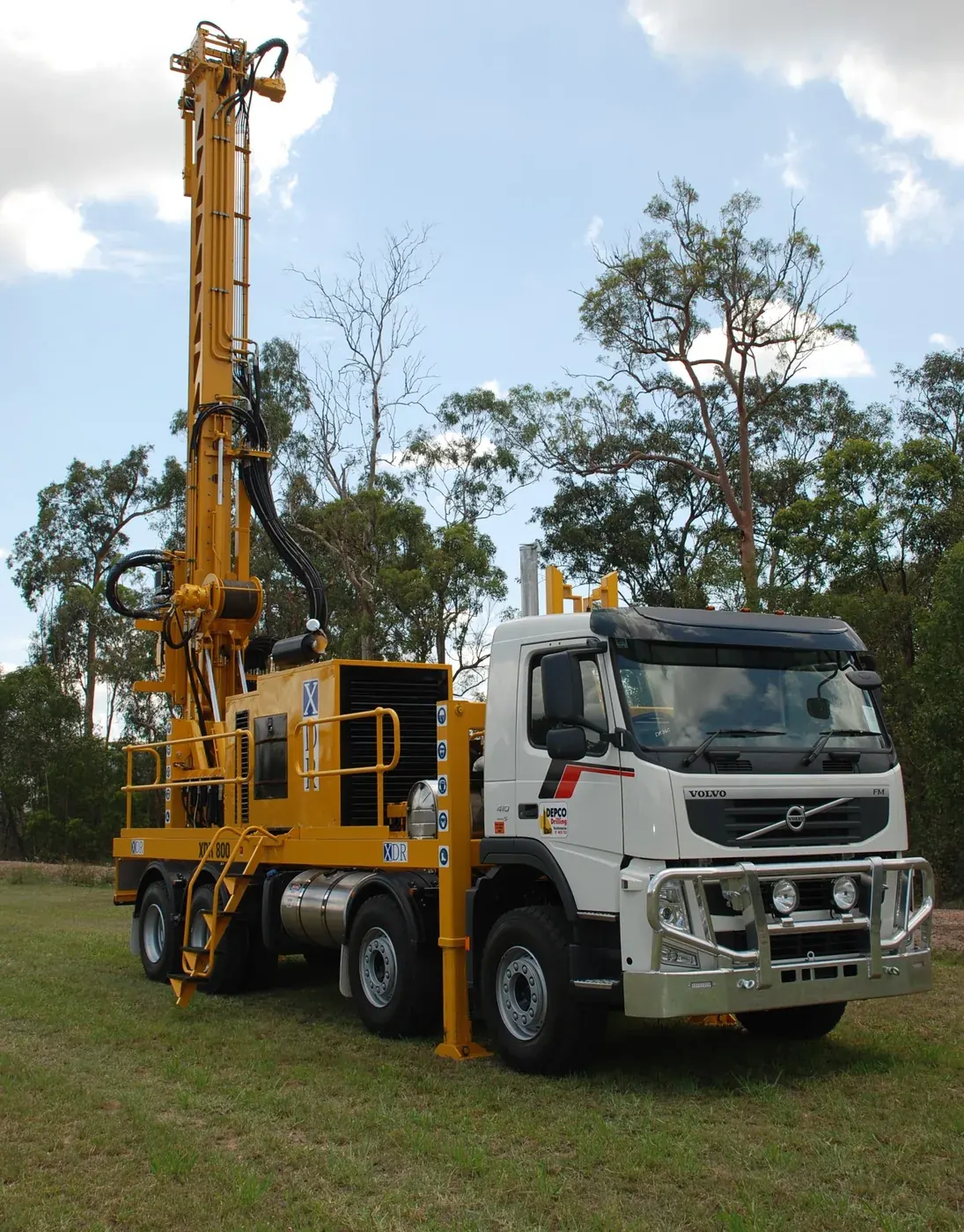 XDR 800 truck-mounted exploration drill rig
